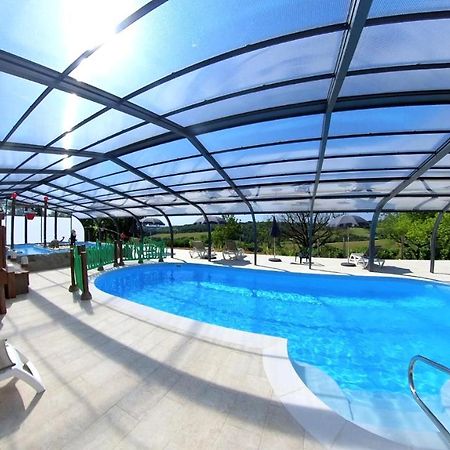 Camping Les Terrasses De Dordogne Rouffignac Saint-Cernin ภายนอก รูปภาพ