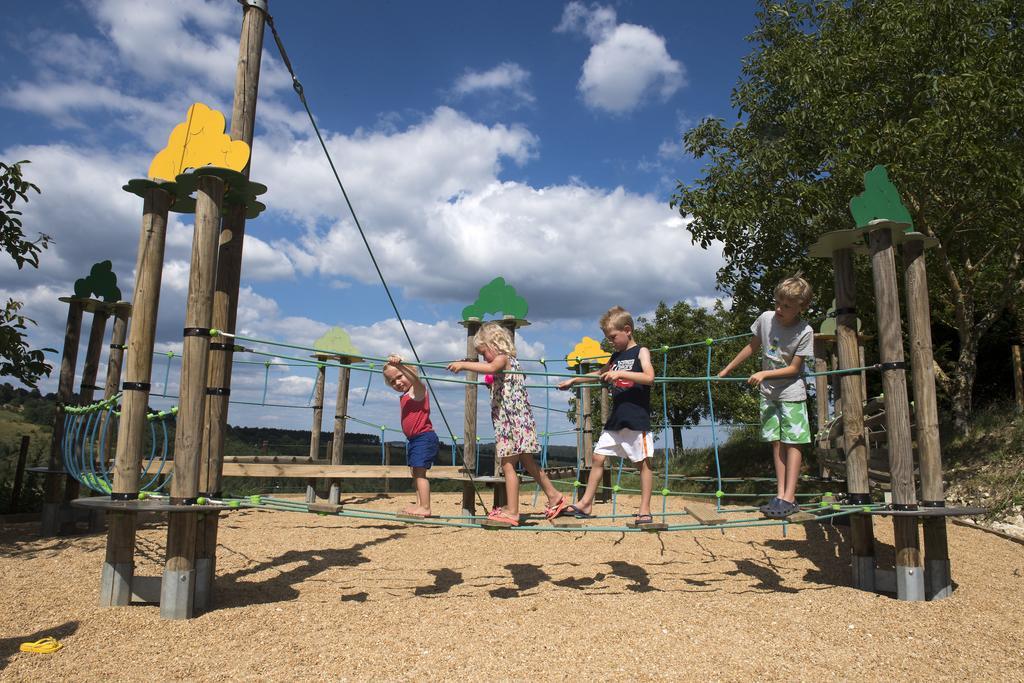 Camping Les Terrasses De Dordogne Rouffignac Saint-Cernin ภายนอก รูปภาพ