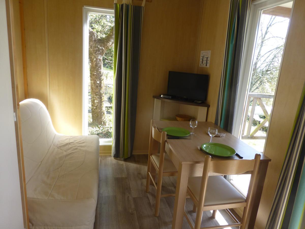 Camping Les Terrasses De Dordogne Rouffignac Saint-Cernin ภายนอก รูปภาพ