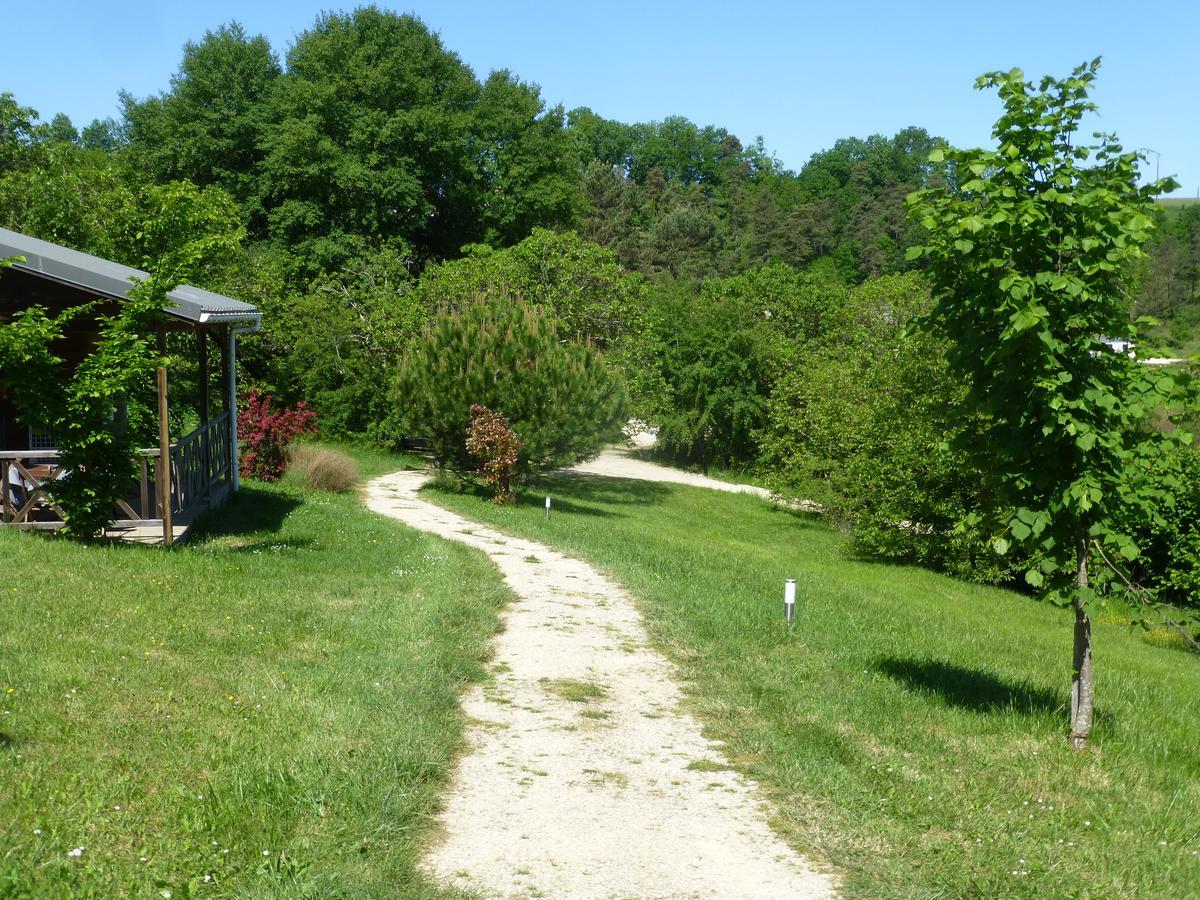 Camping Les Terrasses De Dordogne Rouffignac Saint-Cernin ภายนอก รูปภาพ